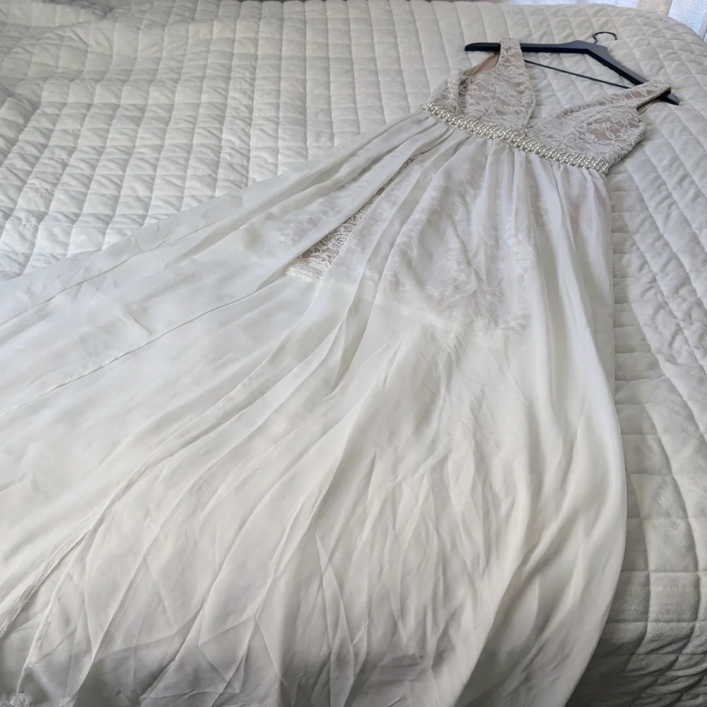 Crystal Doll Tan and Cream Dress Lace Overlay Beaded Waist Size 7 - Picture 3 of 6